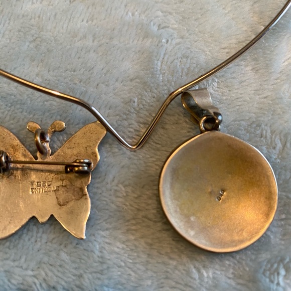 ⬇️Abalone inset silver butterfly and shell pendant - Picture 4 of 6